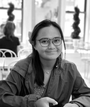 Headshot of Dani Hollis