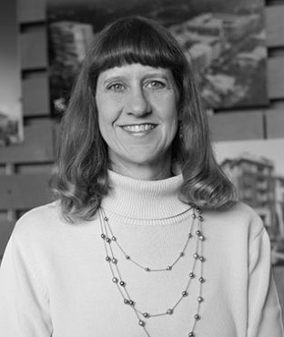 Headshot of Gail Dyer